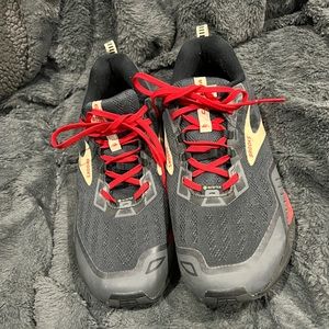 Men’s barely worn Brooks Cascadia trail shoes sz 13